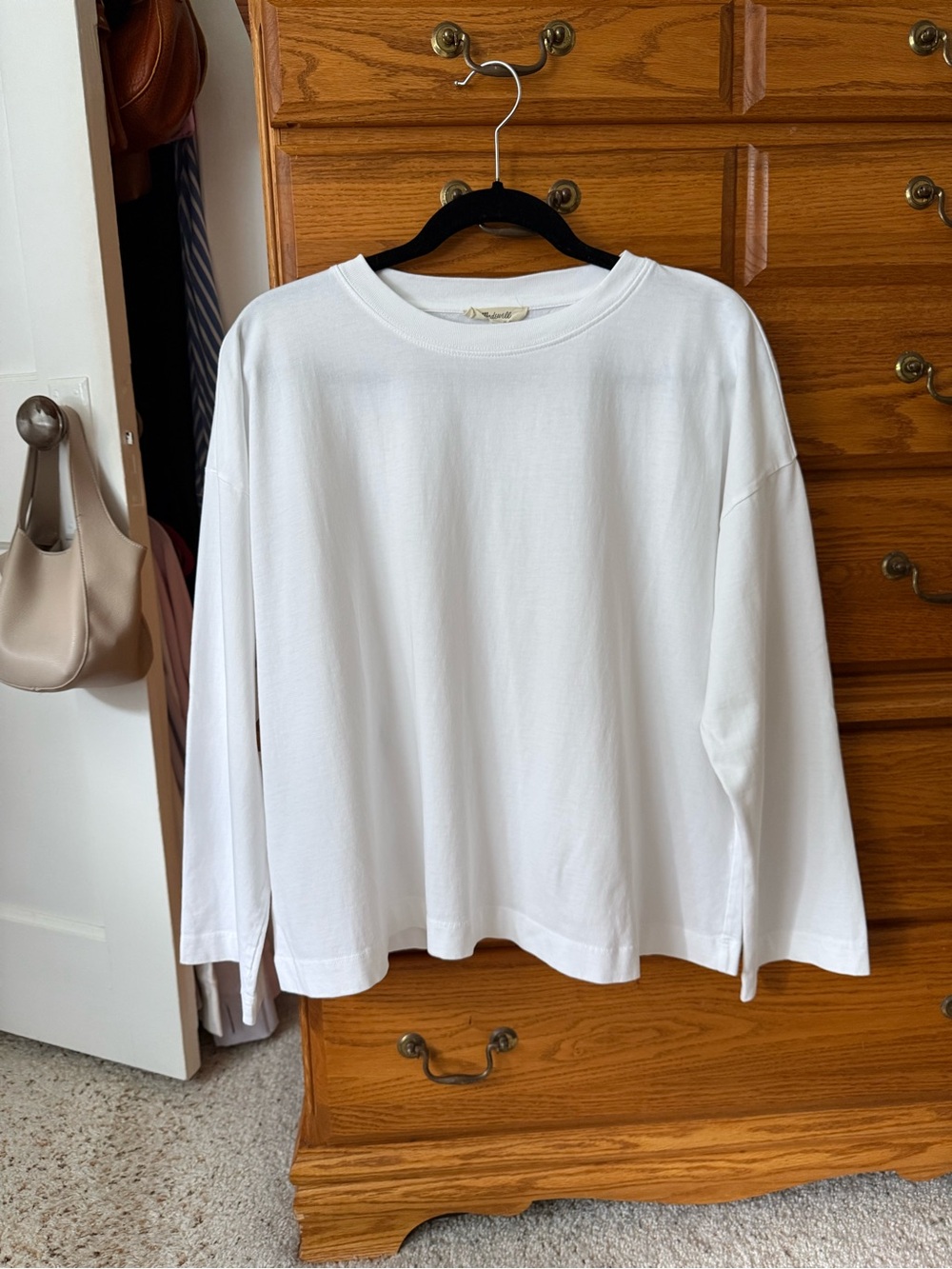 Madewell Woman’s White Long-Sleeve Crewneck Tee